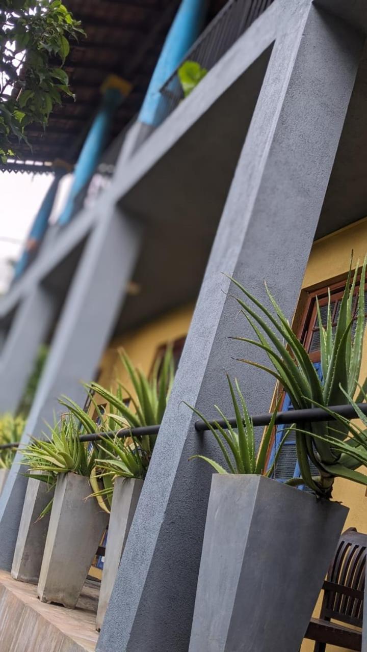 Blue Pillars Kandy Exterior photo