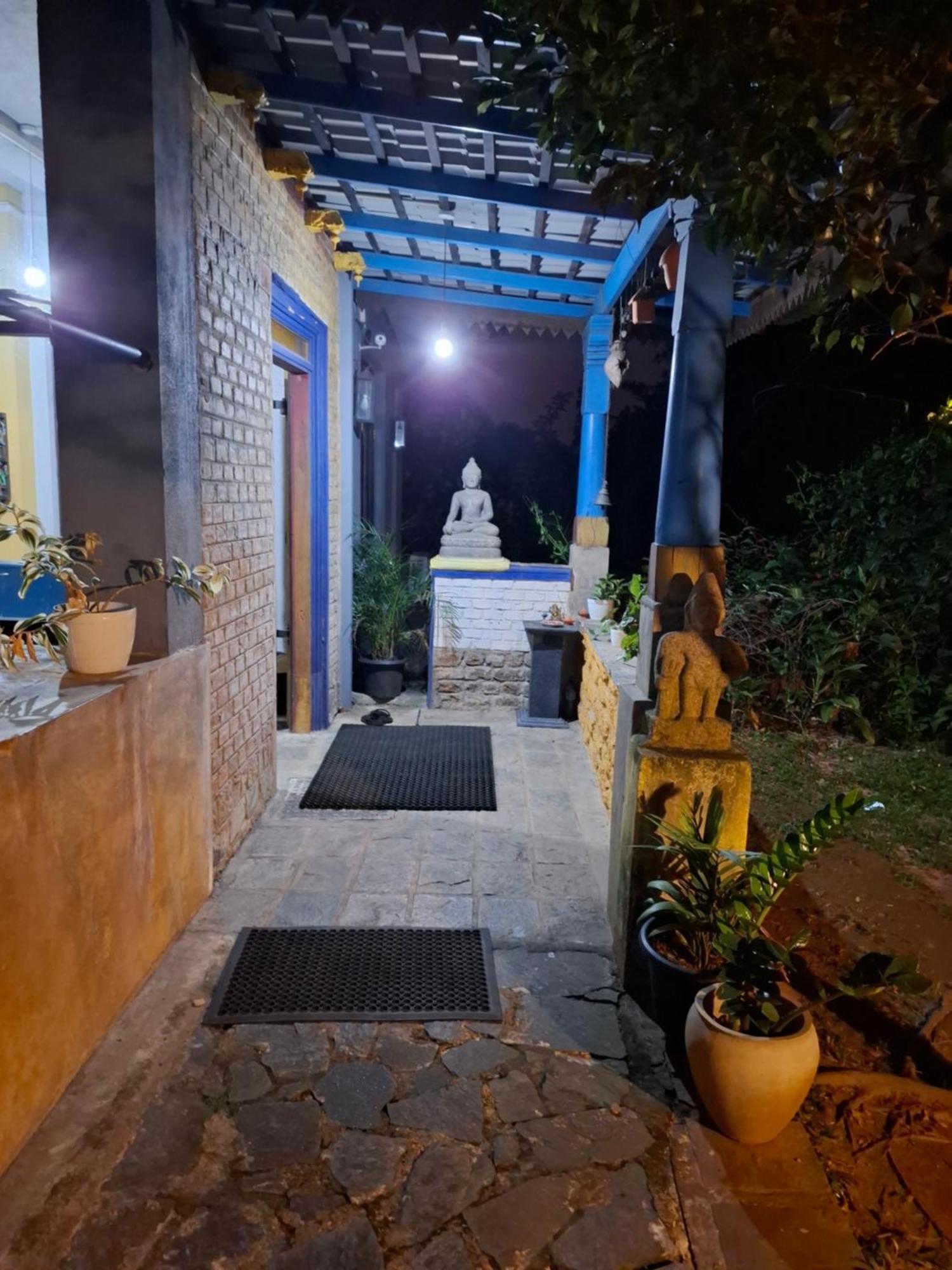 Blue Pillars Kandy Exterior photo